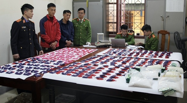2 đối tượng mang 11kg ma túy từ huyện biên giới Nghệ An ra Hà Nội