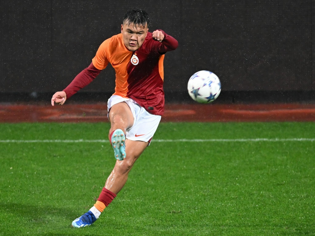 ĐT Việt Nam chạm trán hàng loạt ngôi sao châu Âu trước Asian Cup