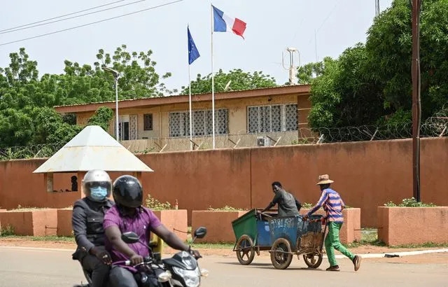 Pháp chính thức đóng cửa đại sứ quán tại Niger