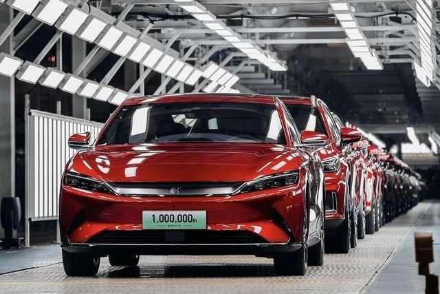 Hãng xe điện BYD của Trung Quốc lần đầu tiên vượt Tesla về doanh số bán hàng