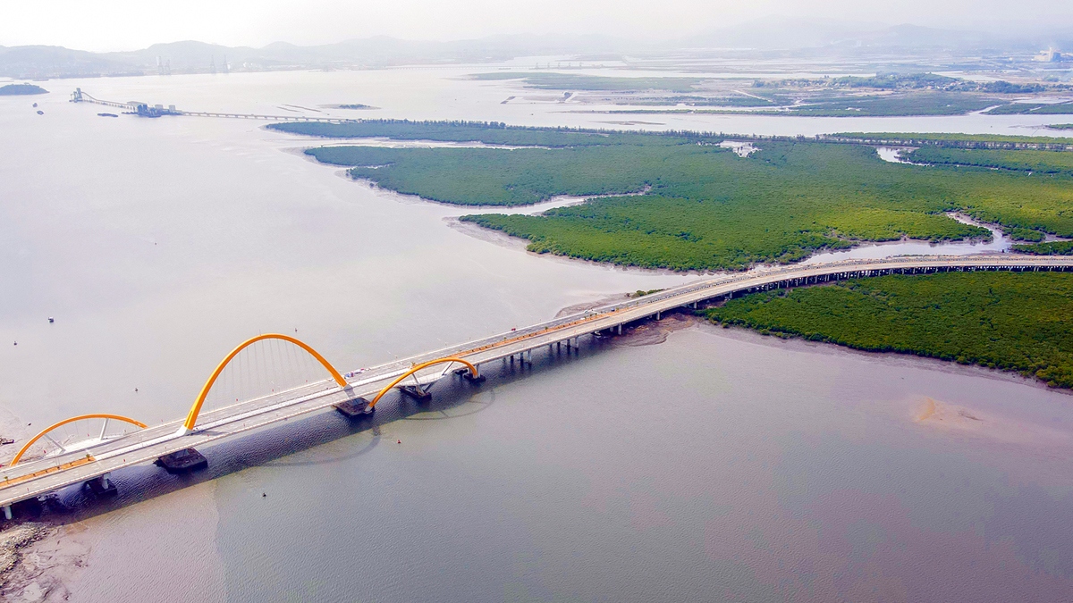 Khánh thành cầu Bình Minh bắc qua vịnh Cửa Lục nối 2 bờ TP Hạ Long