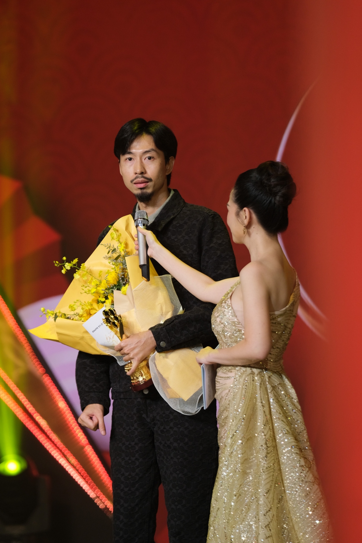 Đen Vâu nhận cú đúp giải thưởng tại Lễ trao giải Mai Vàng 2023