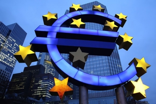 ECB dự báo kinh tế Eurozone đã chạm đáy, triển vọng yếu