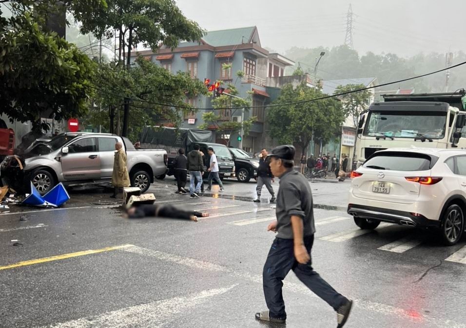 Tai nạn giao thông khiến 3 người tử vong tại chỗ ở Quảng Ninh