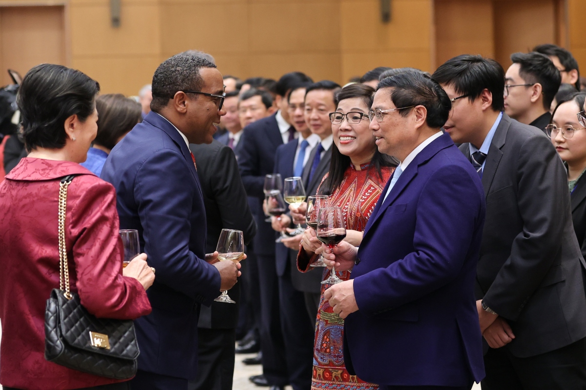 Thủ tướng chủ trì buổi gặp mặt, chiêu đãi Đoàn Ngoại giao tại Việt Nam