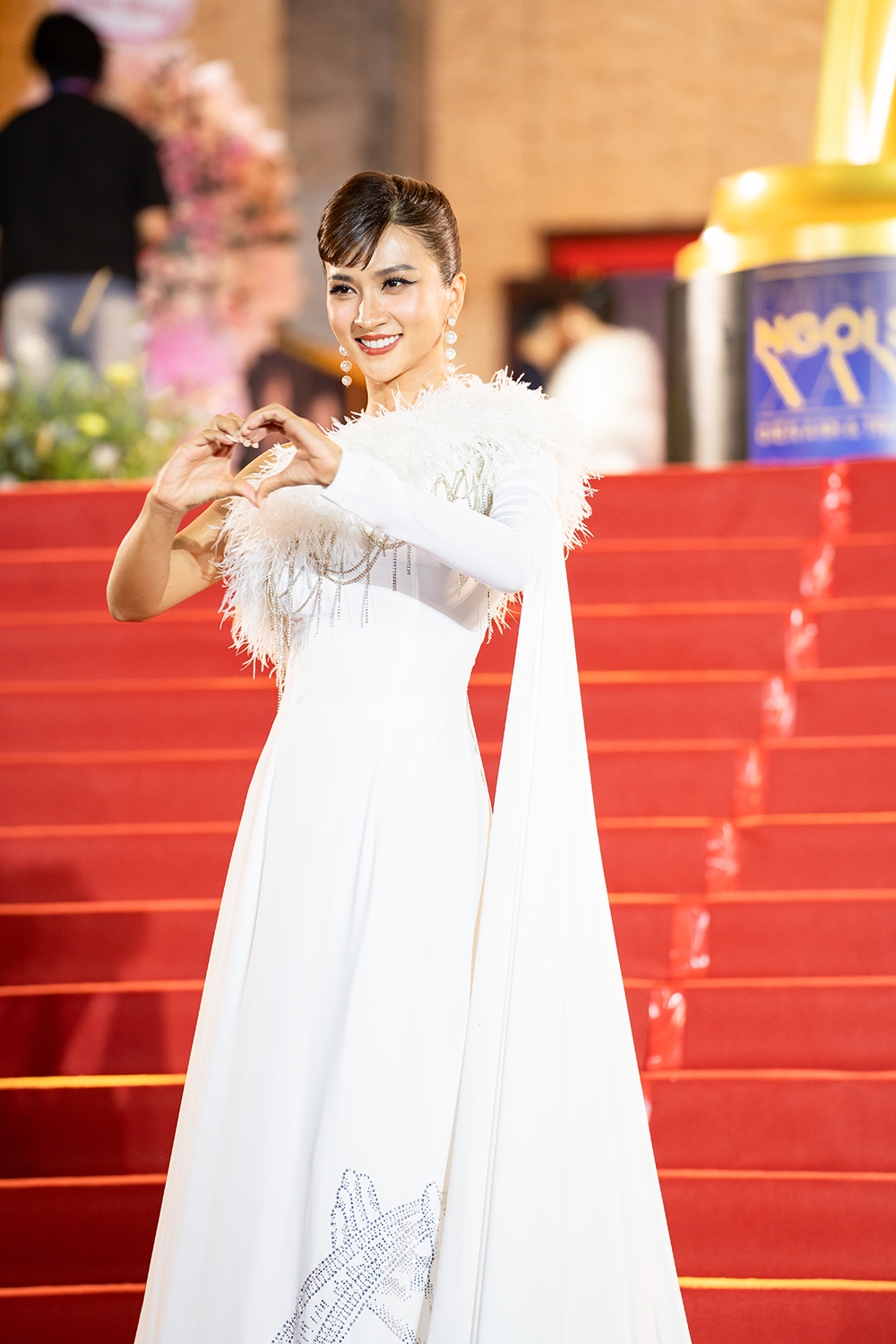 Loạt mỹ nhân màn ảnh Việt khoe sắc trên thảm đỏ Ngôi sao xanh 2023