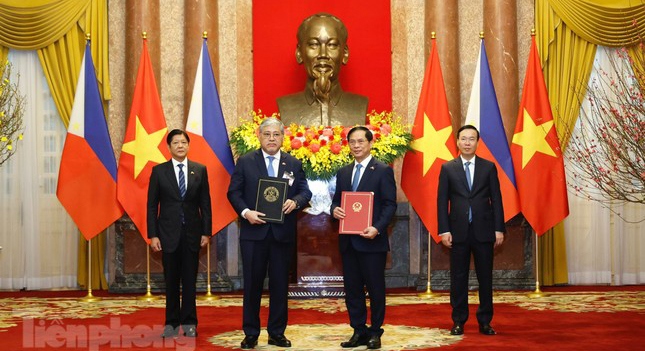 Việt Nam và Philippines ký Bản Ghi nhớ về phòng ngừa và quản lý sự cố tại Biển Đông