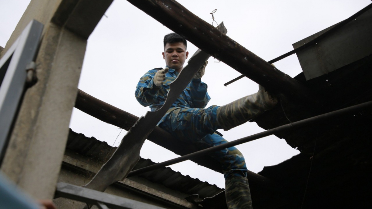 Vụ rơi Su-22 ở Quảng Nam: Quân đội khẩn trương khắc phục nhà người dân bị hư hại