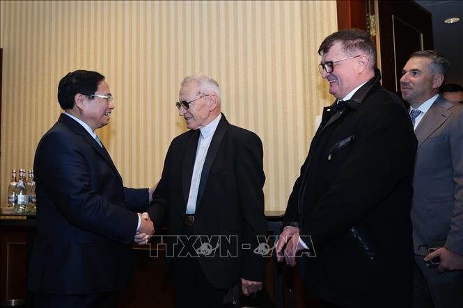 Thủ tướng Phạm Minh Chính gặp gỡ các hội đoàn, bạn bè hữu nghị Romania