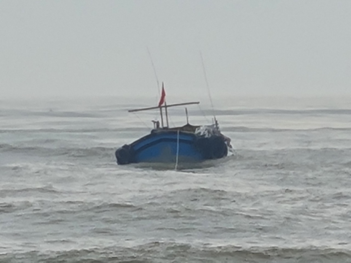 Vụ 2 tàu ngư dân gặp nạn trên biển: Tìm thấy thi thể một thuyền viên