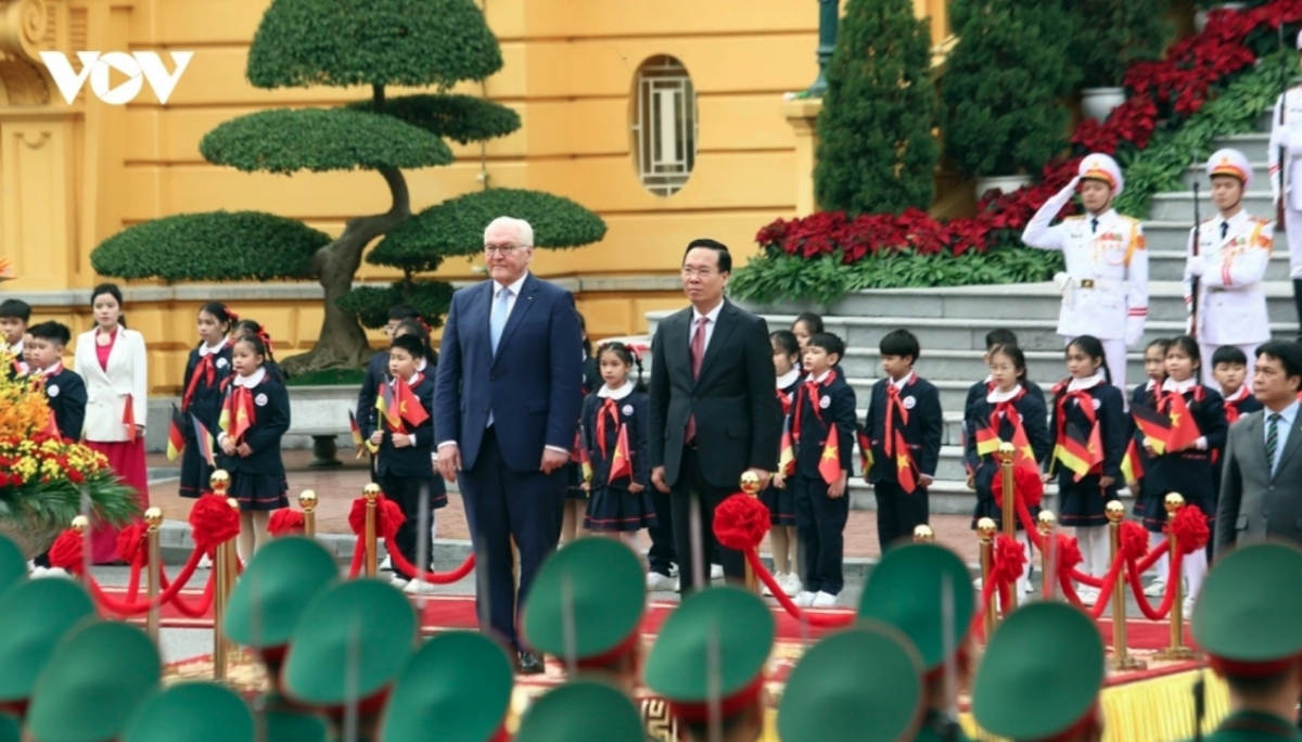 Vietnamese President hosts welcome ceremony for German counterpart