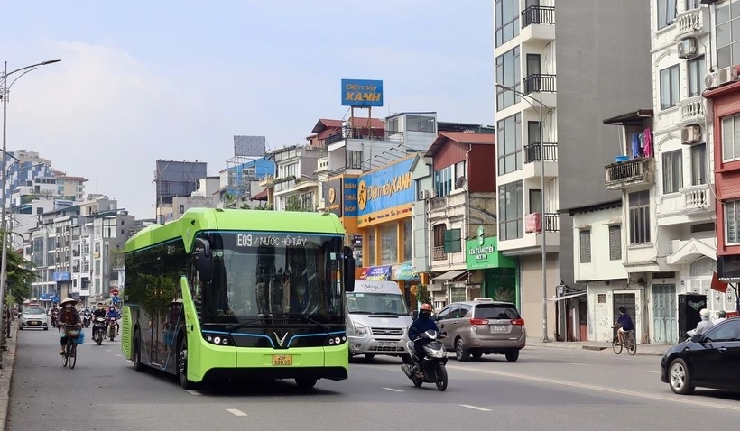 Hà Nội sẽ tiến hành thí điểm đặt hàng với 9 tuyến xe buýt điện mới