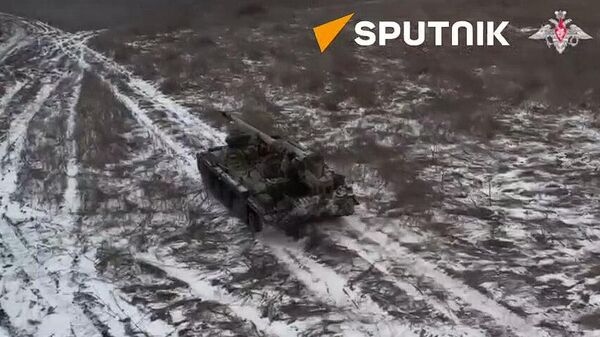 Pháo tự hành Giatsint-S của Nga khai hỏa, tấn công hầm trú ẩn Ukraine