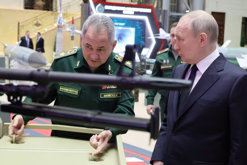 Tổng thống Putin nêu ưu tiên hàng đầu cho sự phát triển lâu dài của quân đội Nga