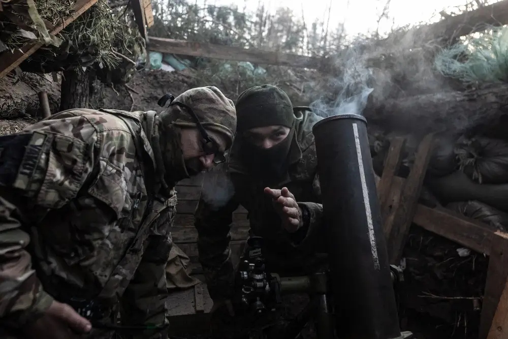 Ukraine thiếu đạn dược tạo cơ hội cho Nga tiến công trên 3 mặt trận