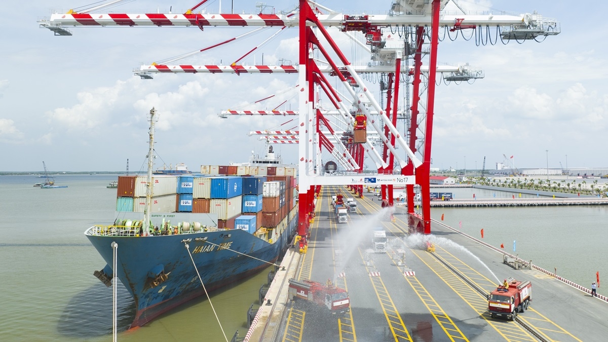 Tàu nước ngoài đột ngột tăng phí, doanh nghiệp xuất khẩu khó càng thêm khó