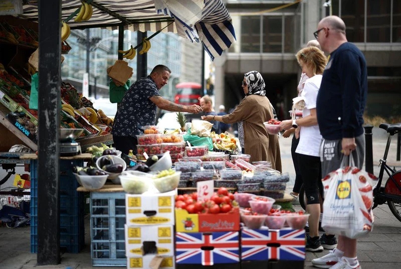 Kinh tế Anh rơi vào suy thoái – chính quyền vẫn tỏ ra “khá lạc quan”