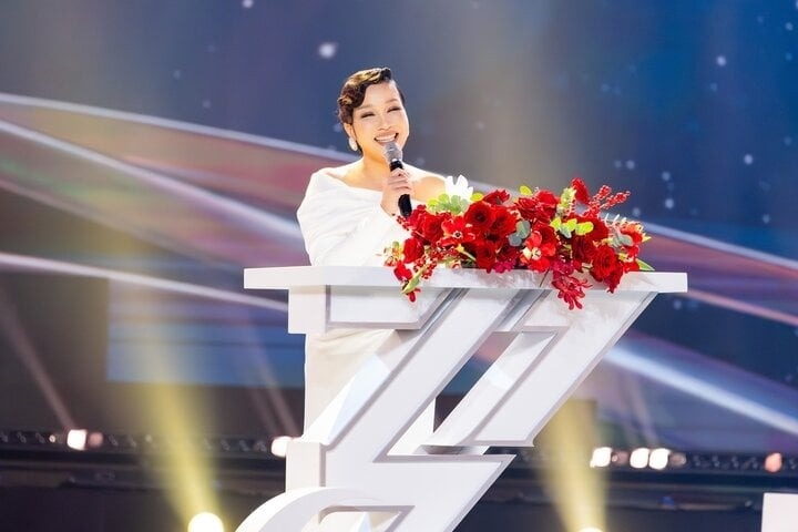 Nhận giải 'Chị đẹp của năm', diva Mỹ Linh nói gì?