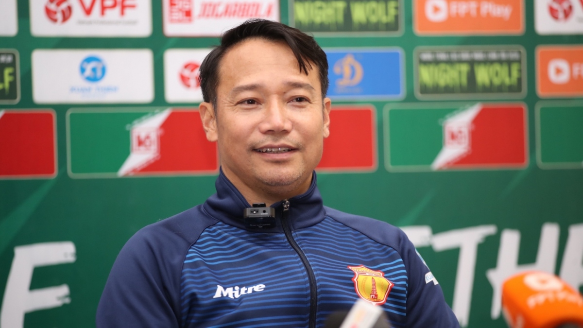 HLV Vũ Hồng Việt tiết lộ bí kíp đánh bại Hà Nội FC