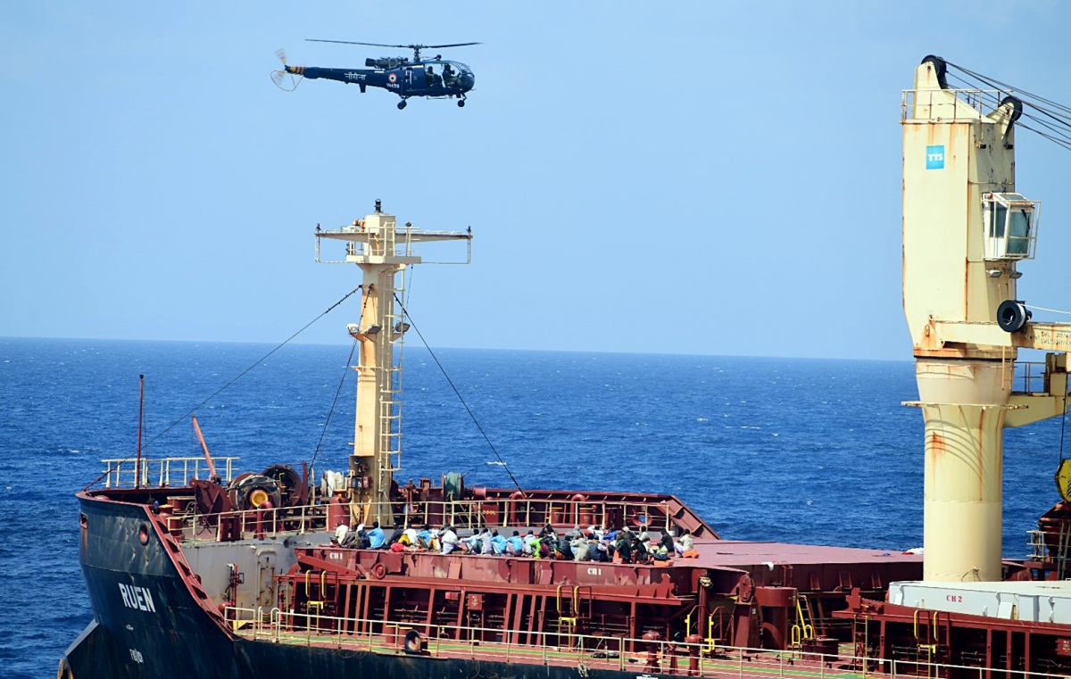 Hải quân Ấn Độ giải cứu thành công tàu hàng bị cướp biển Somalia bắt giữ