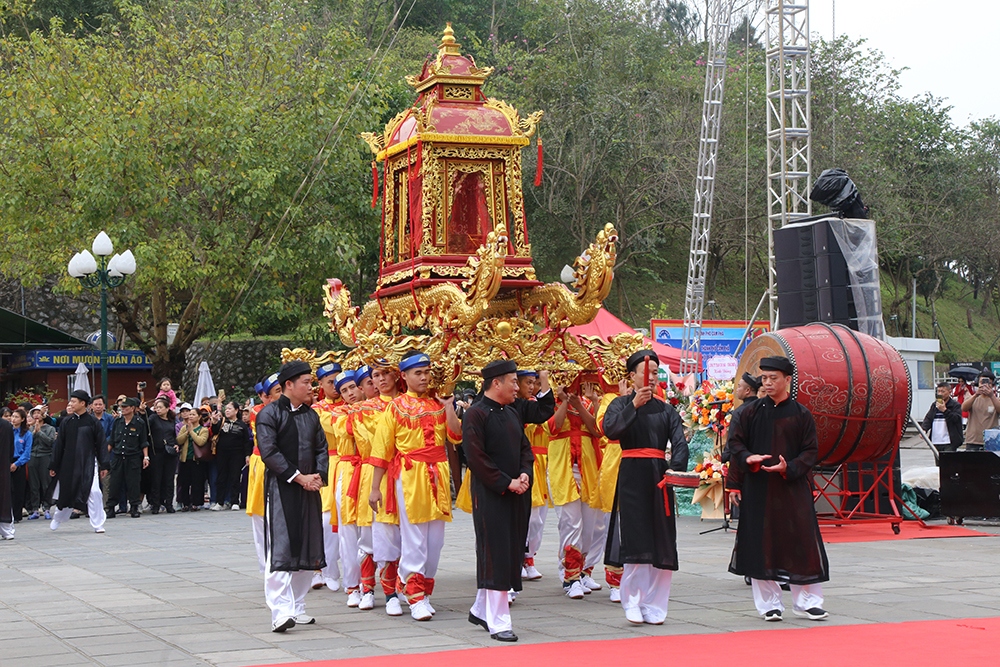 Đặc sắc Lễ hội đền Cửa Ông ở Quảng Ninh