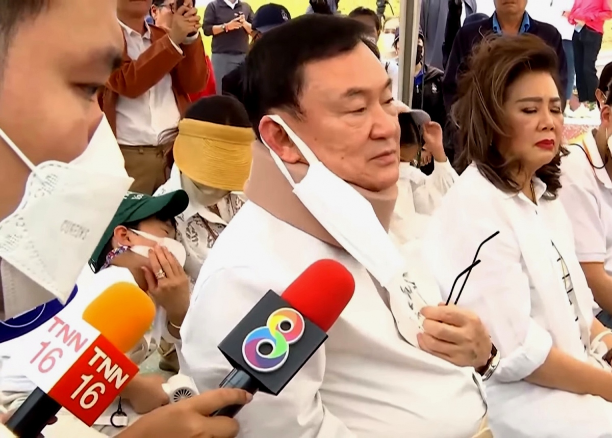 Cựu Thủ tướng Thaksin lần đầu trả lời báo giới kể từ khi trở về Thái Lan