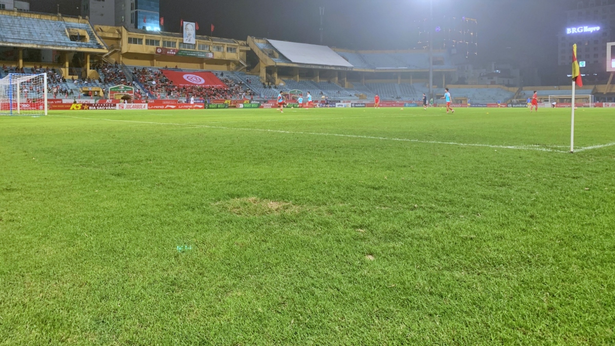 Lý do sân Hàng Đẫy bị "thu nhỏ" trước trận Hà Nội FC - Nam Định