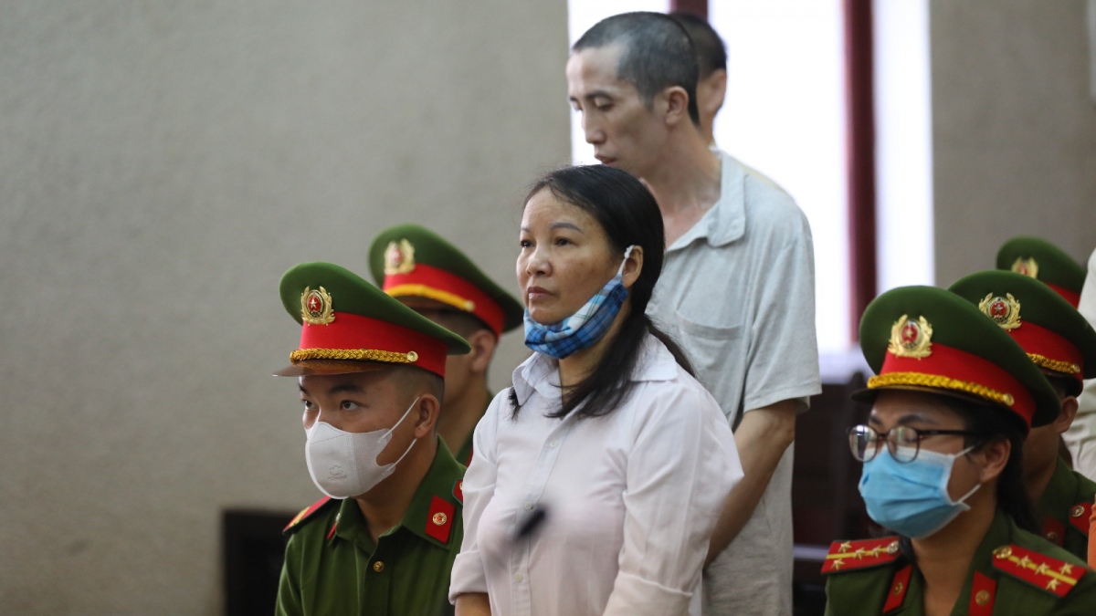 Hoãn phiên tòa xét xử mẹ nữ sinh giao gà ở Điện Biên