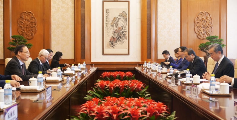 Bí thư Trung ương Đảng hội kiến với các lãnh đạo cấp cao Đảng Cộng sản Trung Quốc