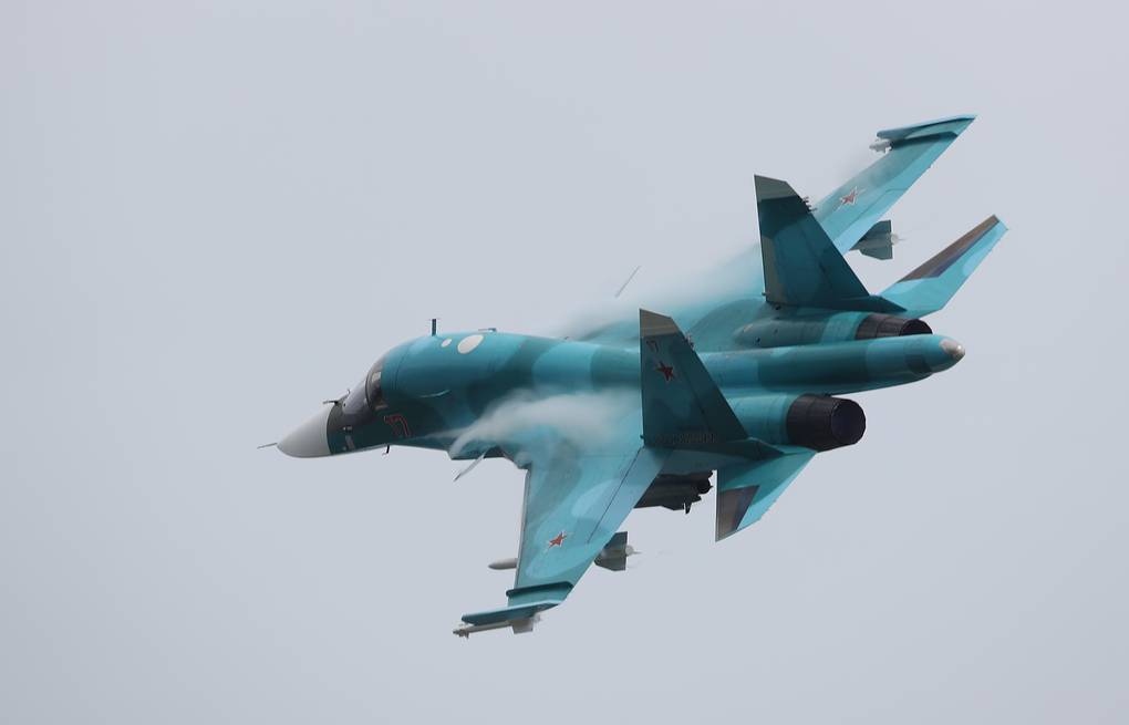 Tiêm kích Su-34 của Nga ném bom nổ mạnh phá hủy thành trì của Ukraine