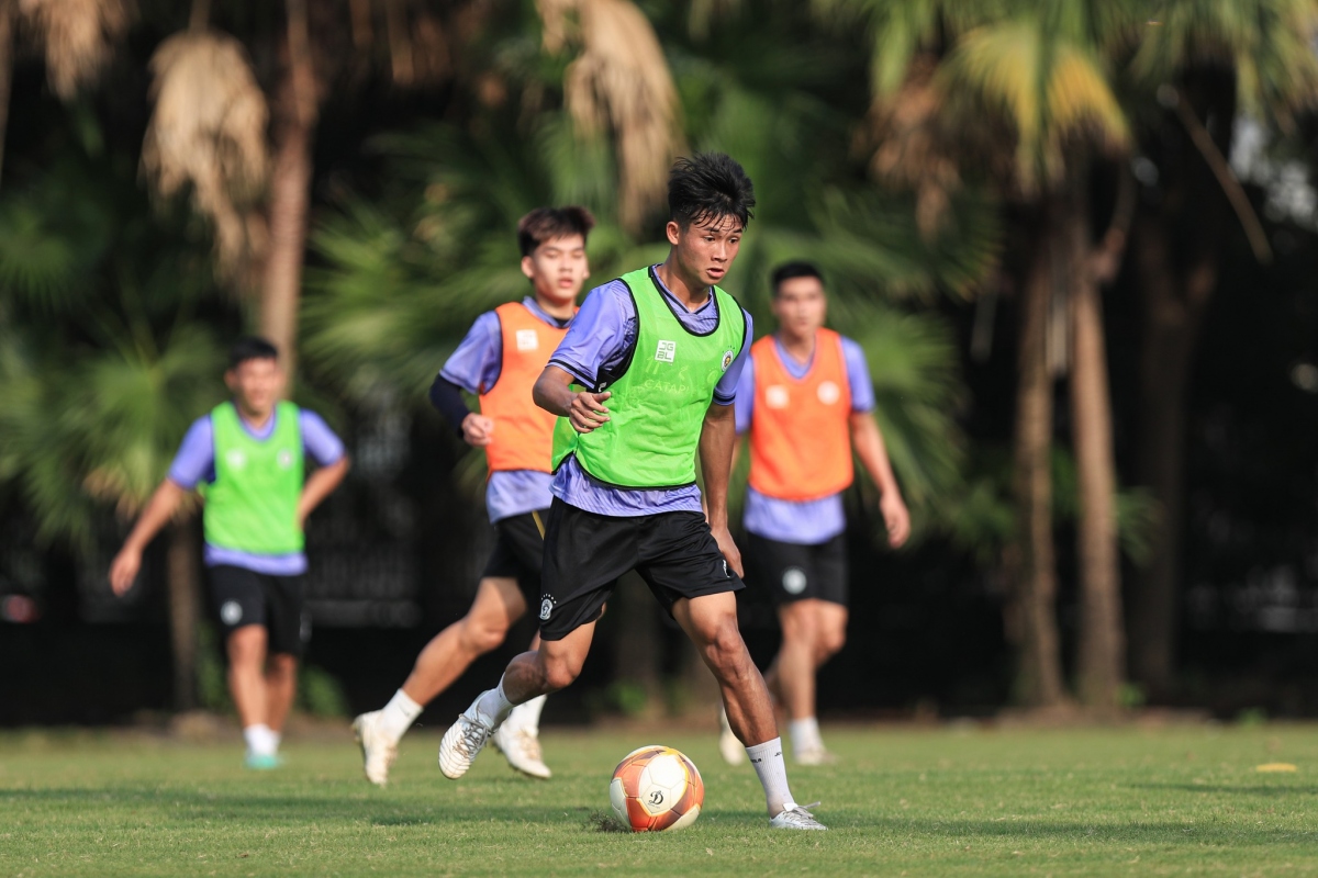 Hà Nội FC đăng ký cầu thủ 20 tuổi đá lượt về V-League 2023/2024