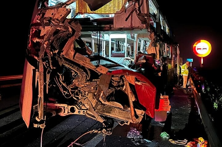 Khởi tố vụ án tai nạn trên cao tốc Cam Lộ-La Sơn làm 2 người thiệt mạng