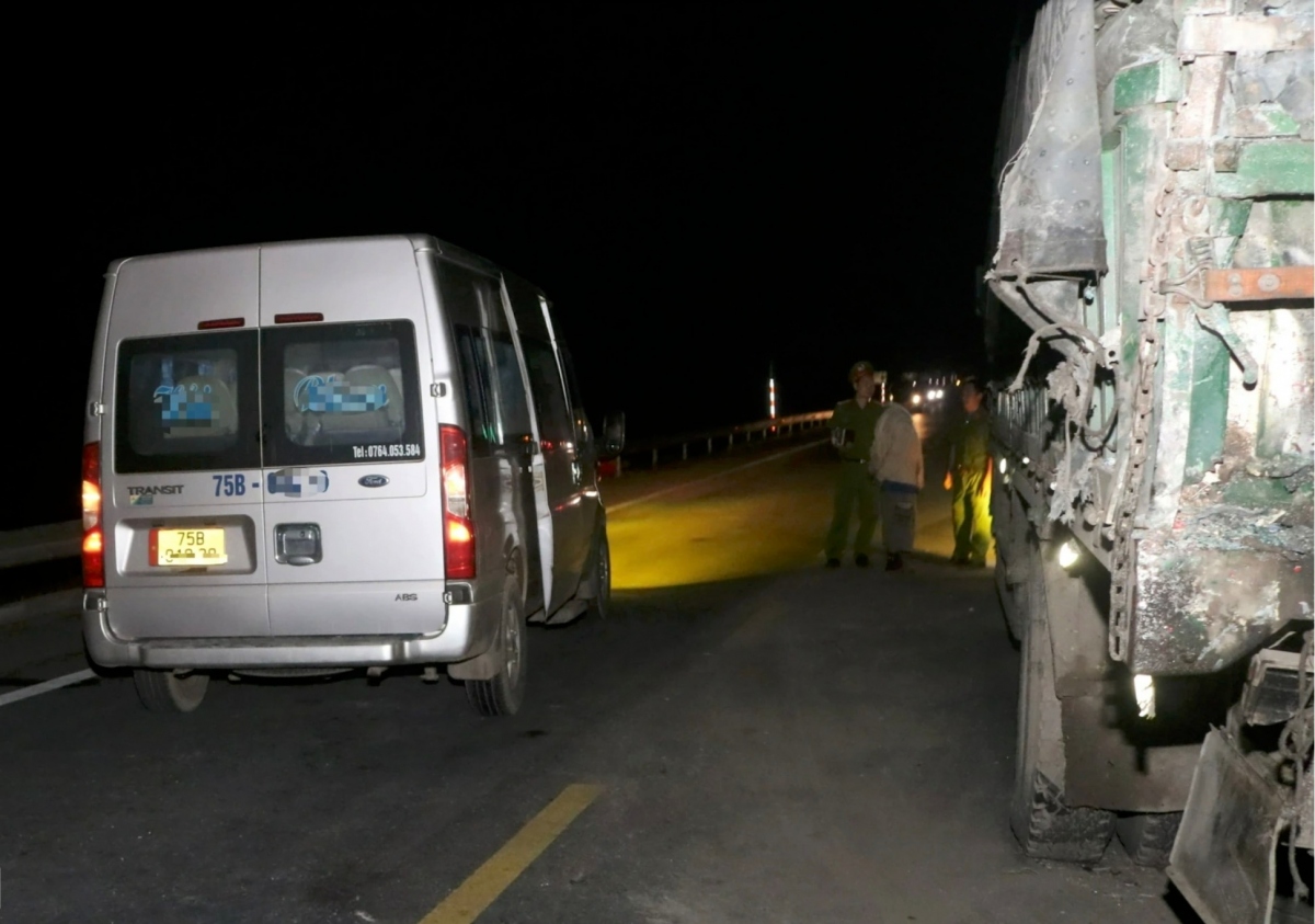 Tin mới nhất về vụ TNGT trên cao tốc Cam Lộ-La Sơn khiến 2 người tử vong