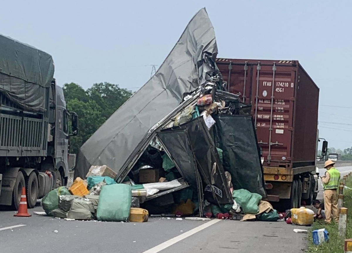Lại xảy ra tai nạn giao thông trên cao tốc Cam Lộ-La Sơn