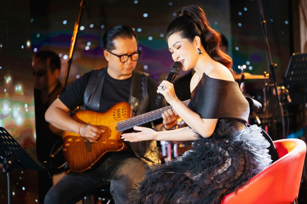 Nguyễn Hồng Nhung: Kể “ký ức của thanh xuân” bằng âm nhạc theo phong cách "mộc"