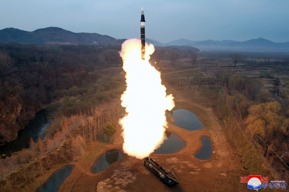 Triều Tiên xác nhận thử tên lửa siêu thanh sử dụng nhiên liệu rắn thế hệ mới