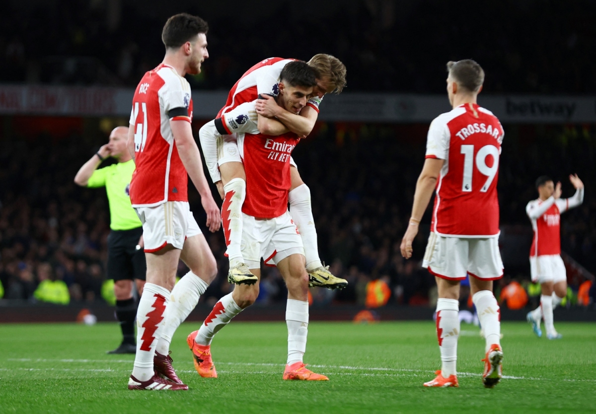 Kết quả Ngoại hạng Anh 24/4: Arsenal thắng “bàn tay nhỏ” trước Chelsea