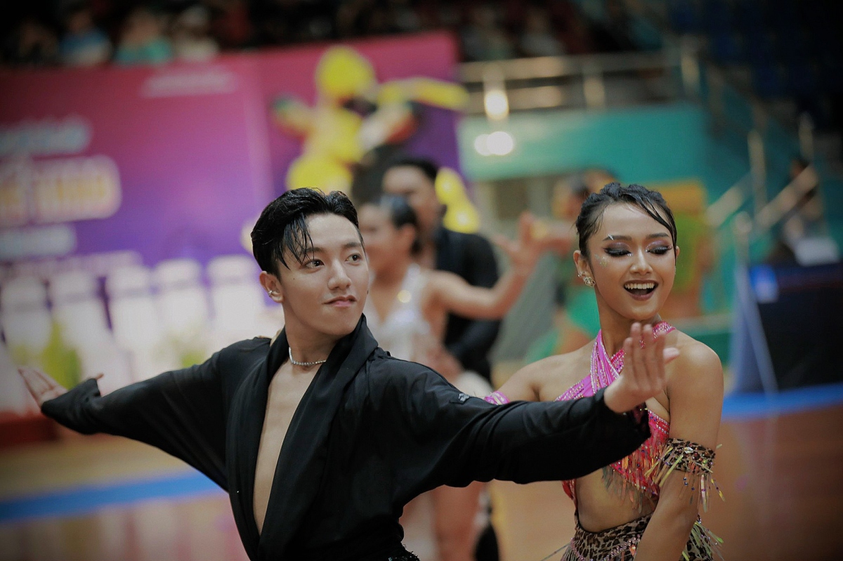 Mãn nhãn với vũ điệu Latin của cặp VĐV Hà Nội tại giải vô địch khiêu vũ toàn quốc
