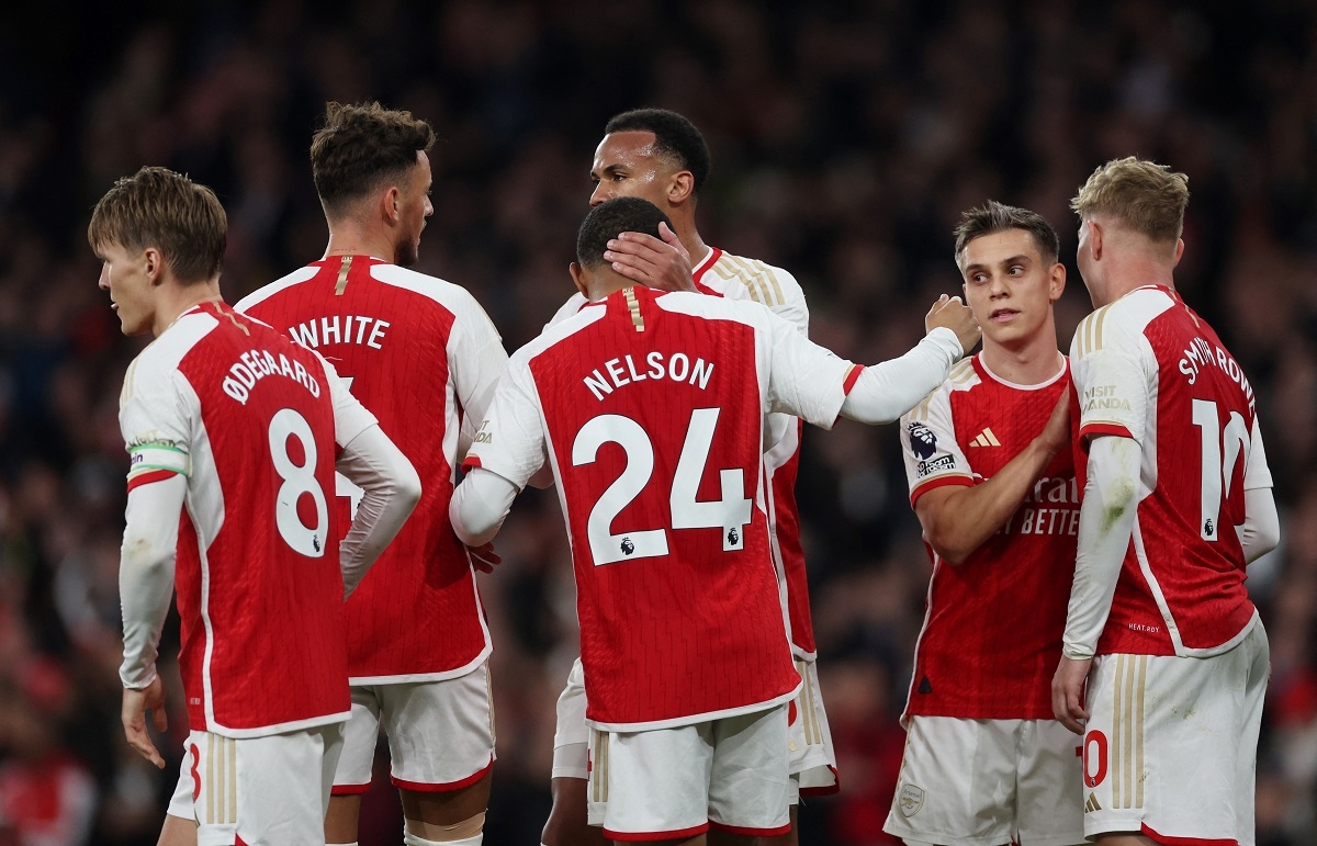 Bảng xếp hạng Ngoại hạng Anh mới nhất: Arsenal dẫn đầu, Man City đuổi gắt gao