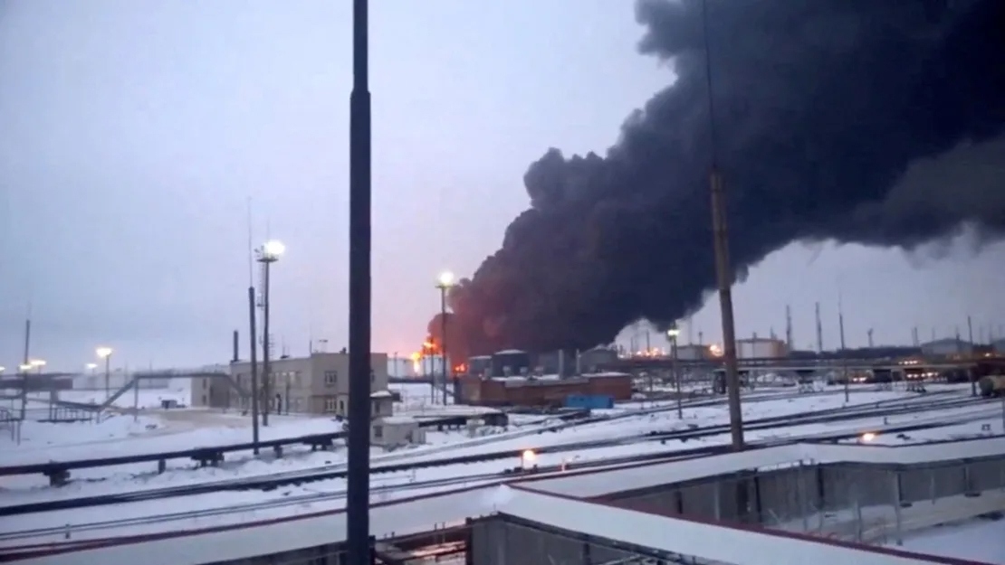 Hé lộ về UAV Ukraine dùng tập kích nhà máy lọc dầu Nga