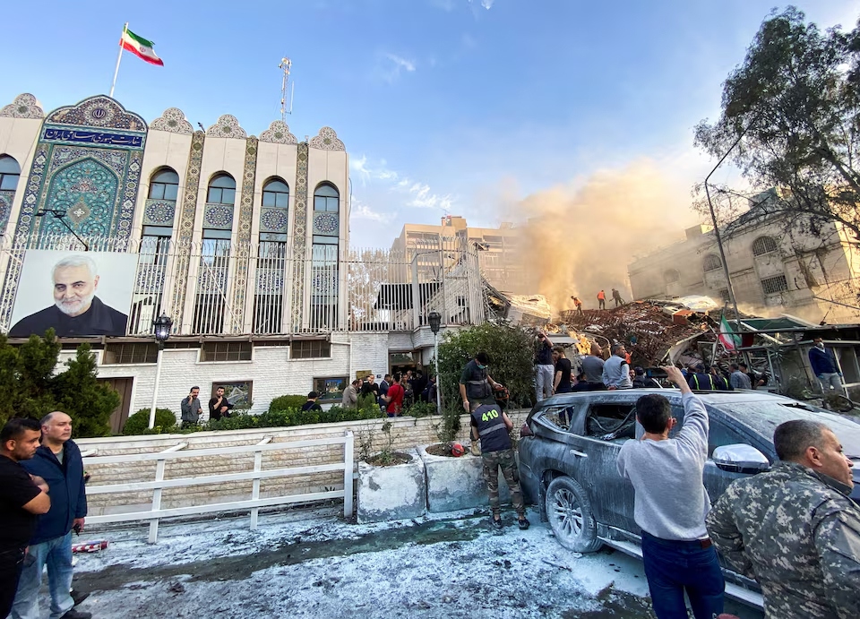 Iran sôi sục sau khi Đại sứ quán tại Syria bị tấn công