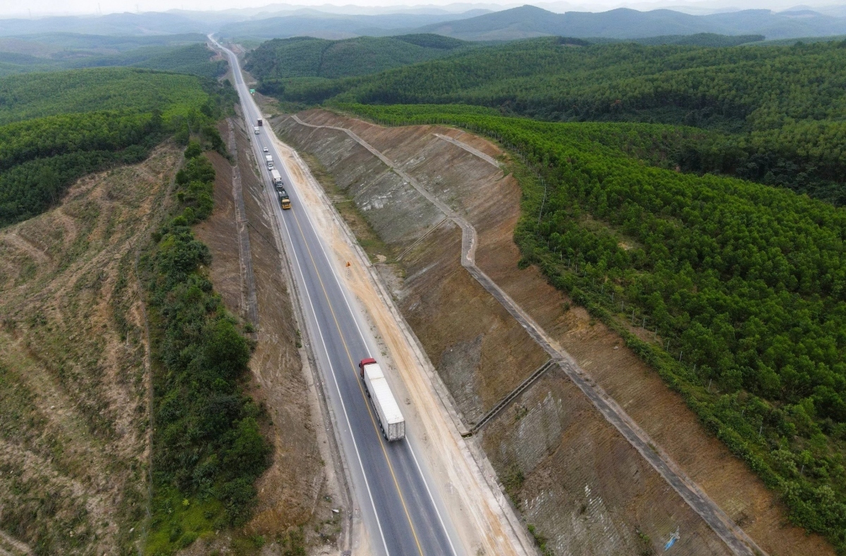 Hạn chế xe vào cao tốc Cam Lộ-La Sơn: Quảng Trị lo tai nạn trên Quốc lộ 1A tăng