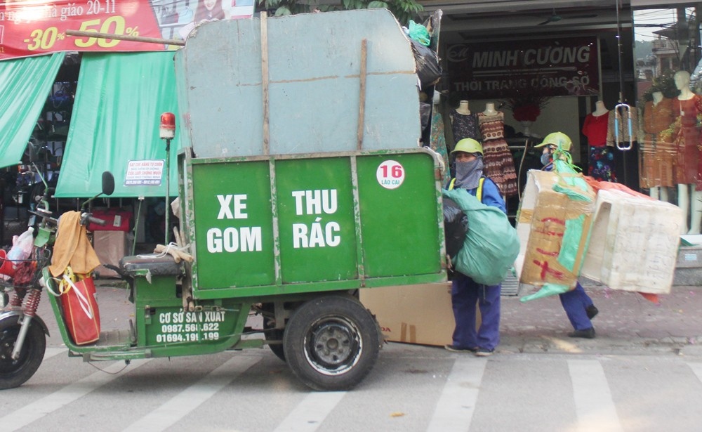Lào Cai dừng hoạt động 60 xe điện 3 bánh thu gom rác từ ngày 10/4