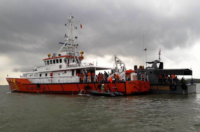 Cục Hàng hải yêu cầu tiếp tục tìm kiếm nạn nhân vụ sà lan chìm ở Quảng Ngãi