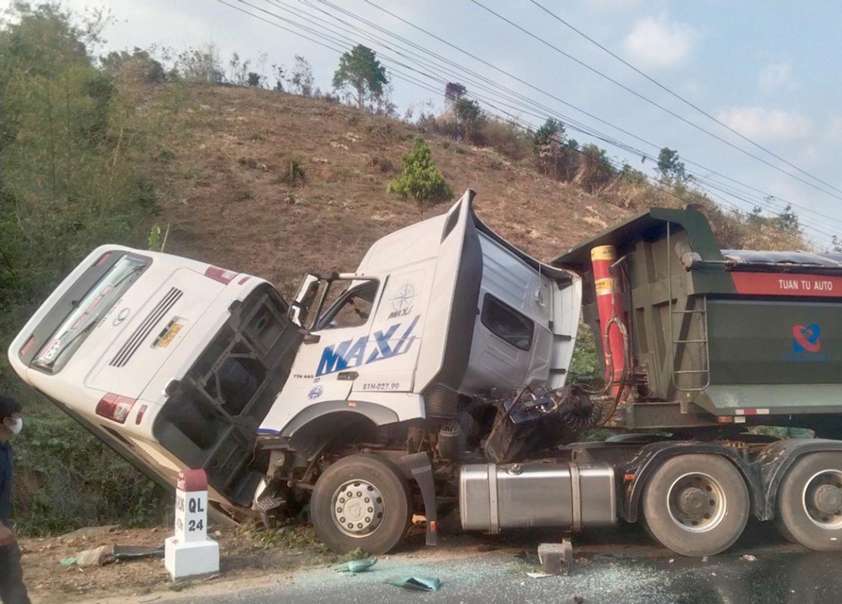 Vụ tai nạn giao thông ở Kon Tum: Lái xe khách bị tạm giữ