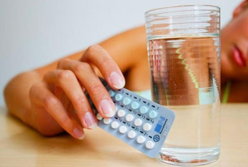 Phụ nữ 50 tuổi có nên tránh thai bằng sử dụng thuốc hàng ngày?