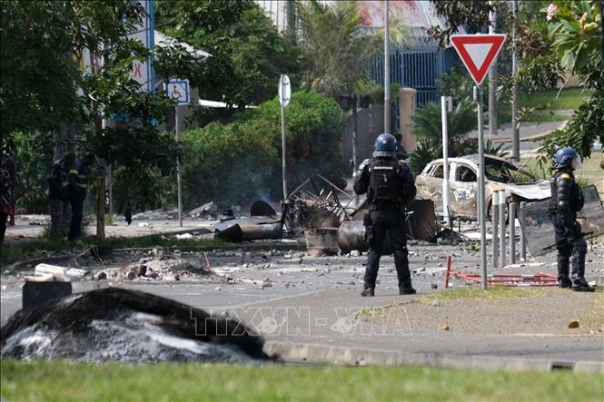 Pháp ban bố tình trạng khẩn cấp ở New Caledonia sau các vụ bạo loạn chết người