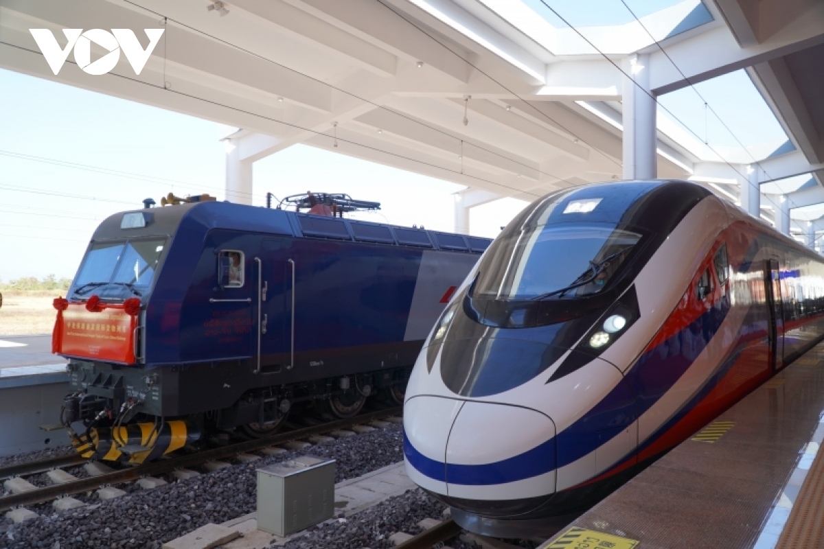 Đẩy nhanh tiến độ các công trình, dự án đường sắt đô thị Hà Nội và TP.HCM