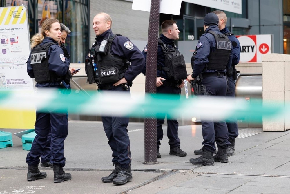 Xả súng làm nhiều người thương vong ở ngoại ô Paris của Pháp