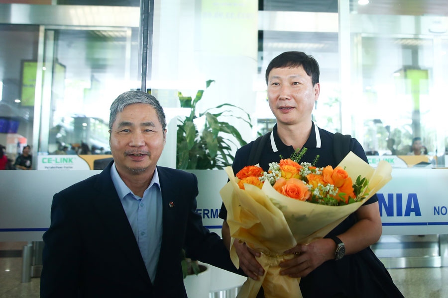 HLV Kim Sang Sik thăm trụ sở VFF, sẵn sàng dẫn dắt ĐT Việt Nam